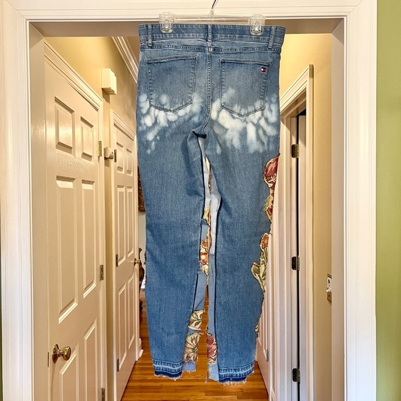 Women's Custom Designed Tommy Hilfiger Brocade Patchwork Applique Jeans Size 8 - Picture 3 of 5